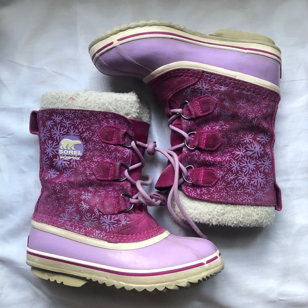 Sorel snowflake boots size Women 6 / Youth 4